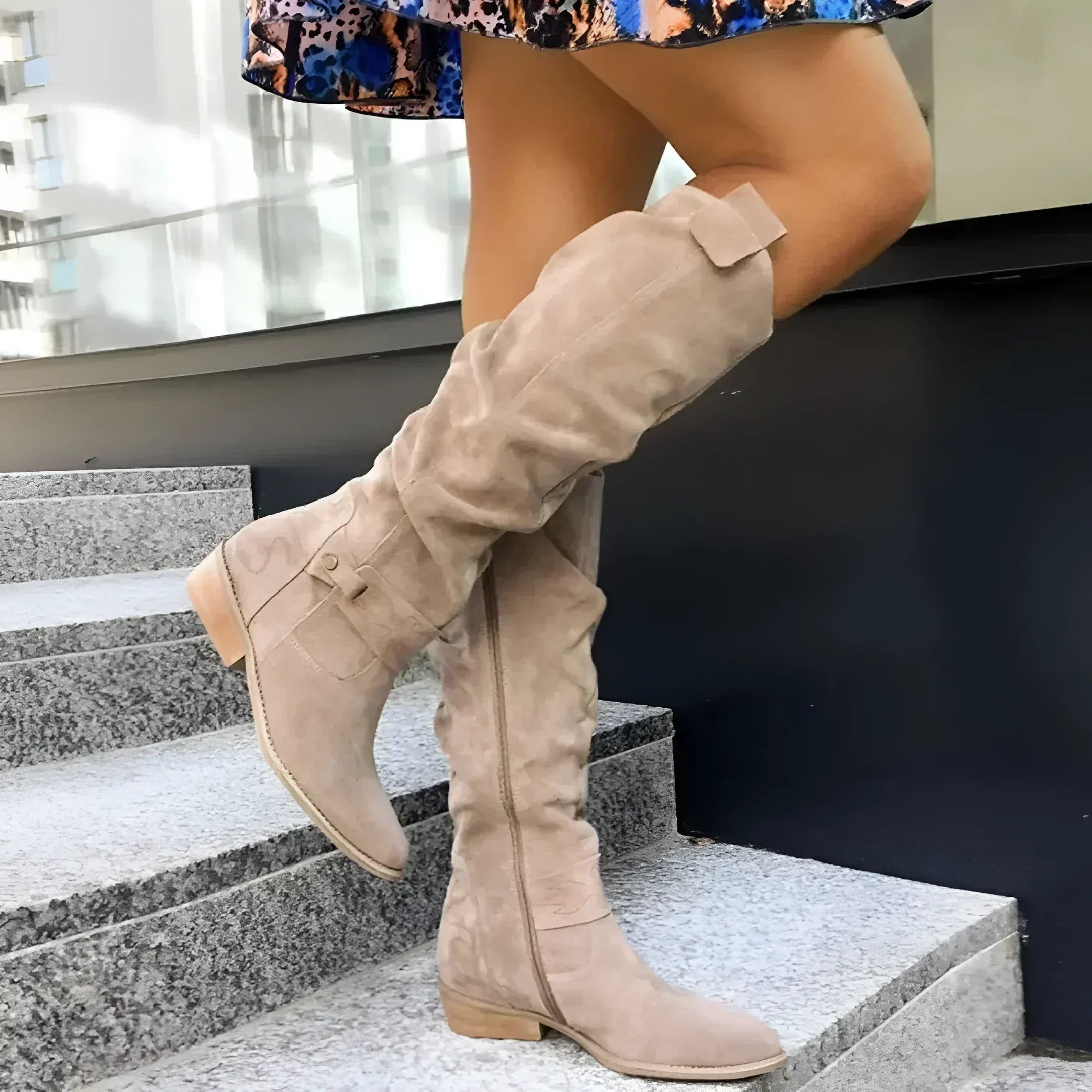 Eleganti stivali da donna in camoscio alti fino al ginocchio - Beige, Marrone, Verde, Nero - Vestibilità comoda